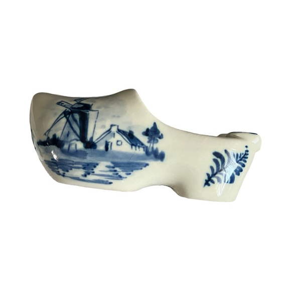 Antique Delft Pottery Blue & White Clog Ashtray with (3) VTG Mini Delft Clogs - Picture 4 of 8